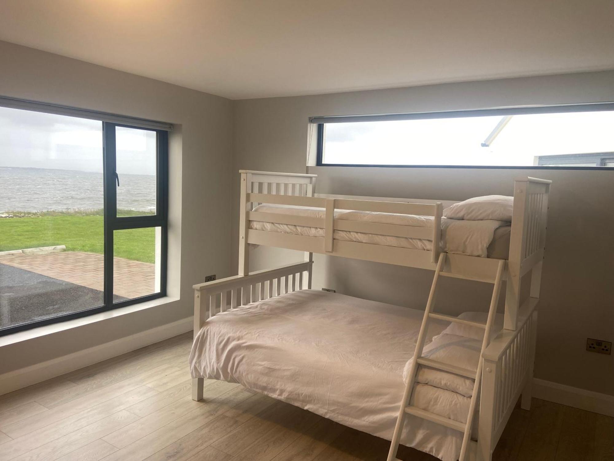 Spectacular Ocean Views & Minutes To Cliffs- Clahane Shore Lodge Liscannor Exterior photo