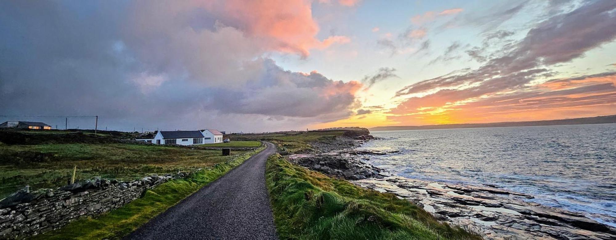 Spectacular Ocean Views & Minutes To Cliffs- Clahane Shore Lodge Liscannor Exterior photo